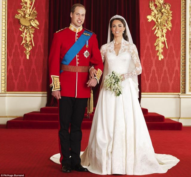 Kate-Middleton-Principe-William-casamento-real-chapeus-chapeu-arte-12